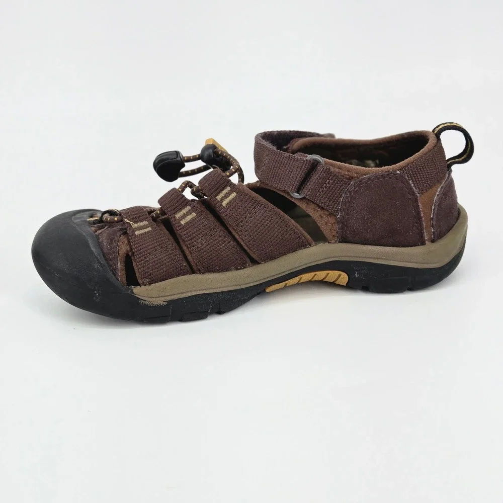 KEEN Newport H2 Brown Dark Earth Gorpcore Hiking Sandals Size Youth 2 EU 34 21CM